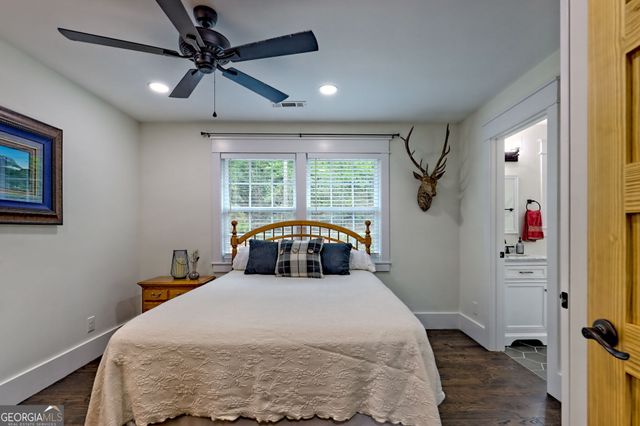 63 Redwood Lane, Tiger, GA 30576