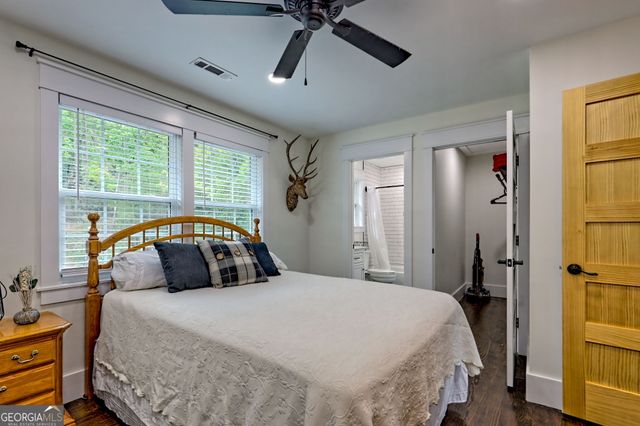 63 Redwood Lane, Tiger, GA 30576