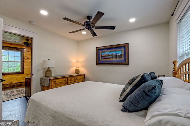 63 Redwood Lane, Tiger, GA 30576