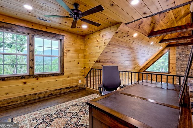 63 Redwood Lane, Tiger, GA 30576