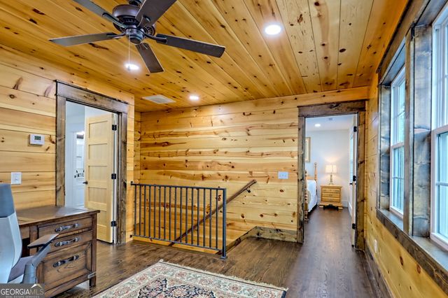 63 Redwood Lane, Tiger, GA 30576