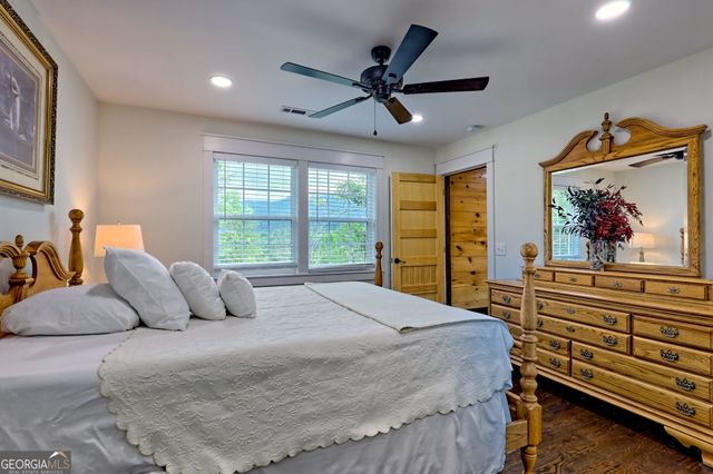 63 Redwood Lane, Tiger, GA 30576