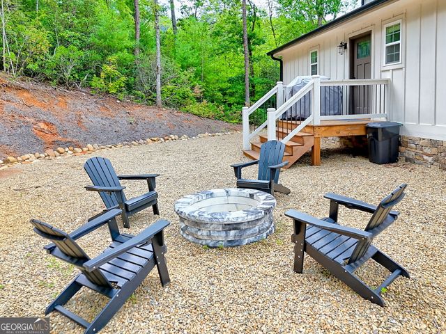 63 Redwood Lane, Tiger, GA 30576