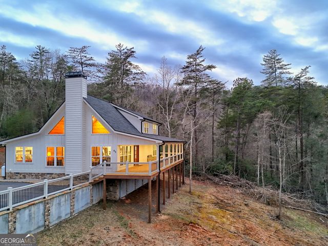 63 Redwood Lane, Tiger, GA 30576