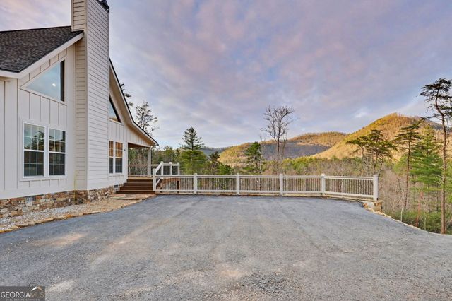 63 Redwood Lane, Tiger, GA 30576