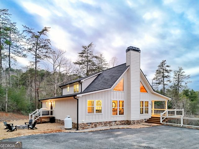 63 Redwood Lane, Tiger, GA 30576