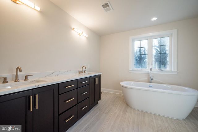 109 W FORGE ROAD, Glen Mills, PA 19342