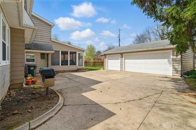 110 S Broadmoor Boulevard, Springfield, OH 45504