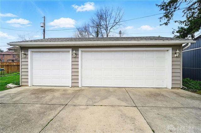 110 S Broadmoor Boulevard, Springfield, OH 45504