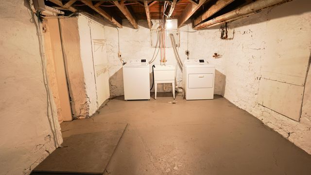 63 Lawson Avenue W, Saint Paul, MN 55117