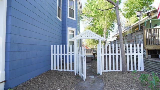 63 Lawson Avenue W, Saint Paul, MN 55117