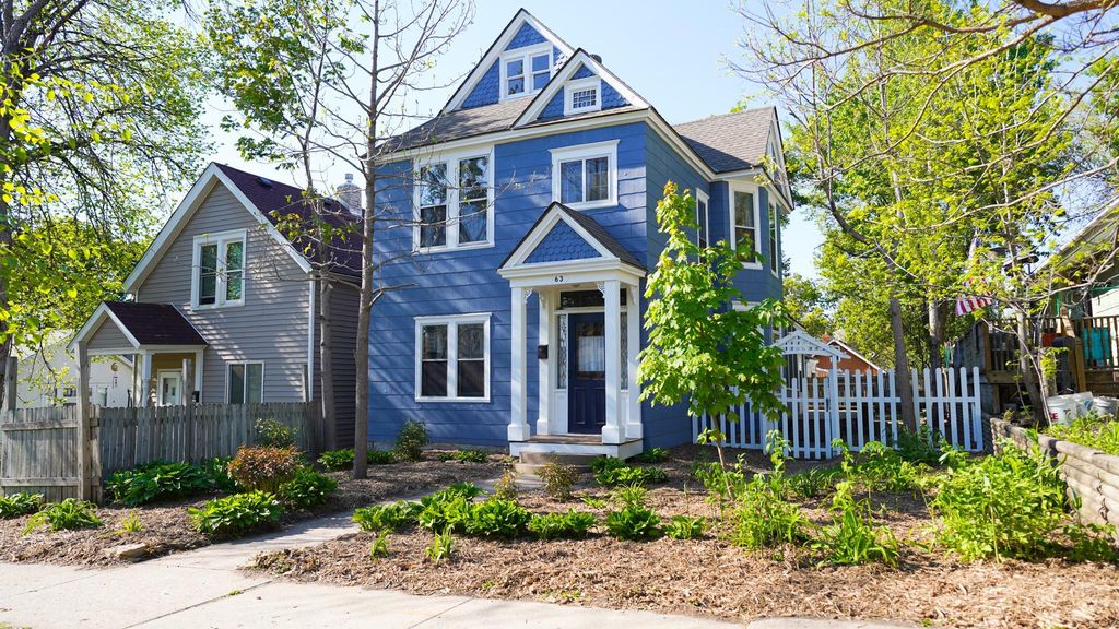 63 Lawson Avenue W, Saint Paul, MN 55117