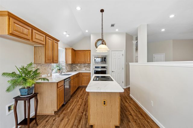 3516 Stone Creek Court, Fort Worth, TX 76137