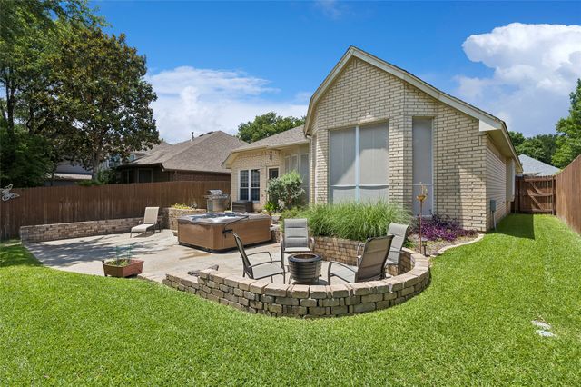 3516 Stone Creek Court, Fort Worth, TX 76137
