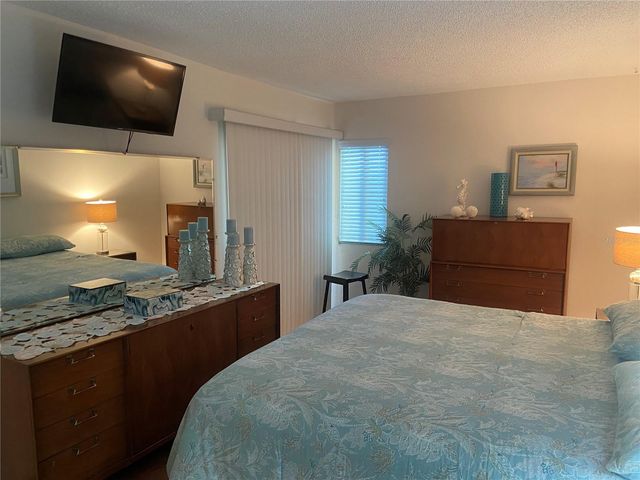 700 GOLDEN BEACH BOULEVARD 131, Venice, FL 34285