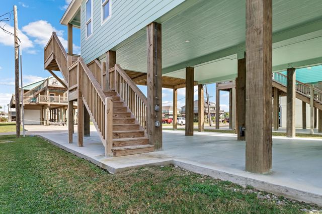 971 Tidelands, Crystal Beach, TX 77650