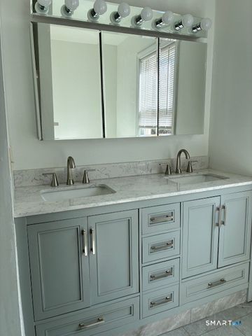 16 Copper Hill Drive 16, Guilford, CT 06437