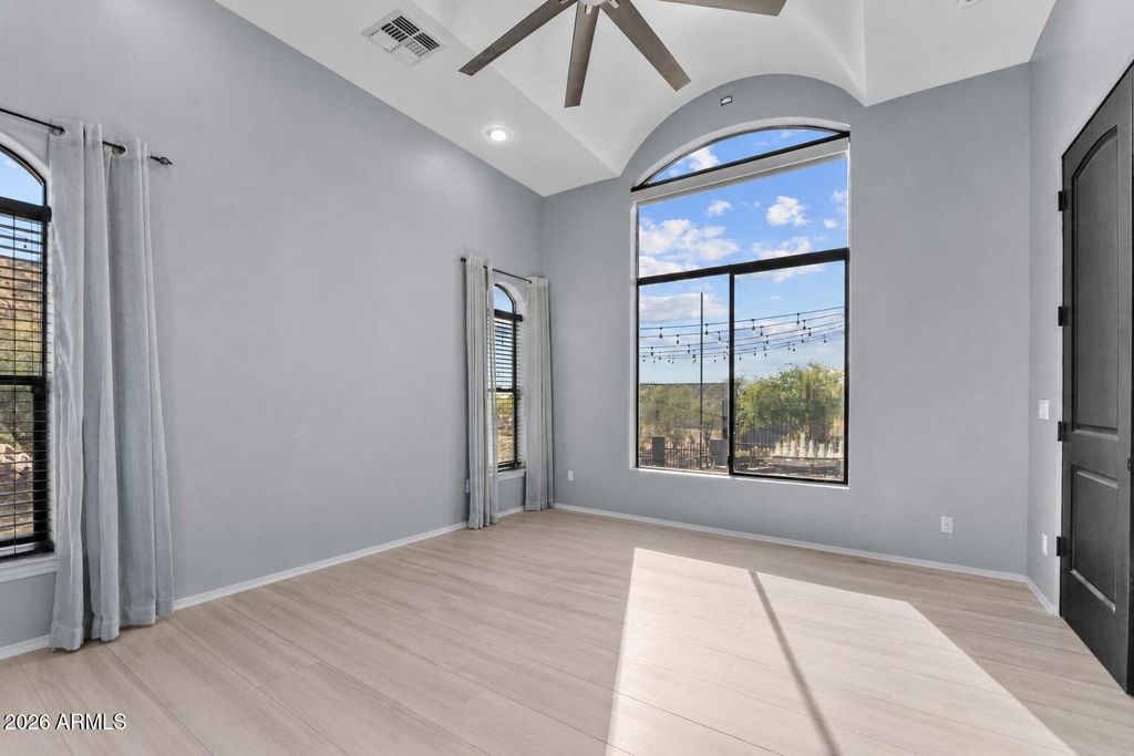 Image 15 of property listing at 9113 E ODESSA Street, Mesa, AZ 85207