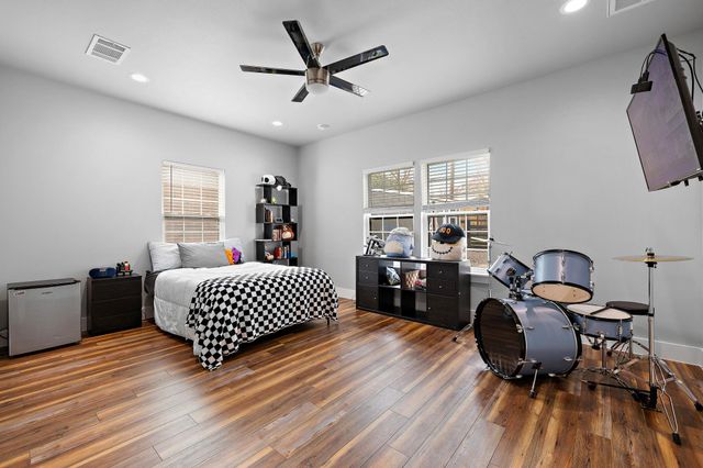 611 Elliott ST, Taylor, TX 76574