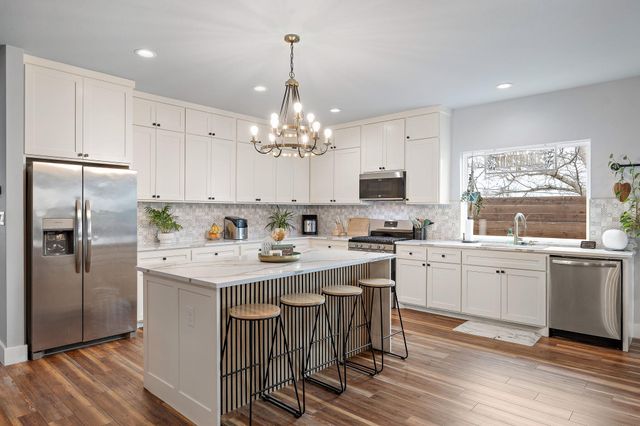 611 Elliott ST, Taylor, TX 76574