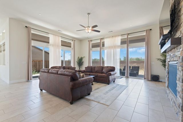 911 Highland Road W, Madera, CA 93636