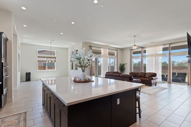 911 Highland Road W, Madera, CA 93636