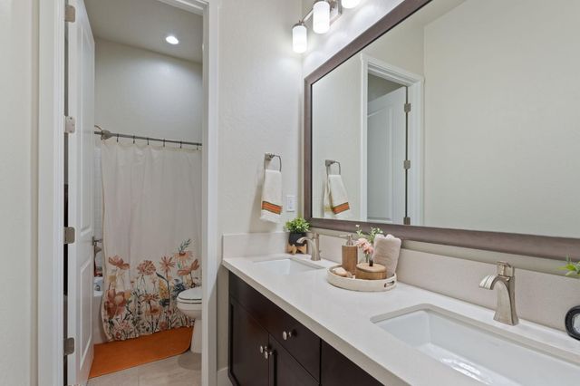 911 Highland Road W, Madera, CA 93636