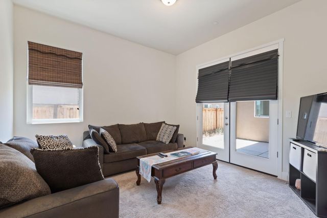 911 Highland Road W, Madera, CA 93636