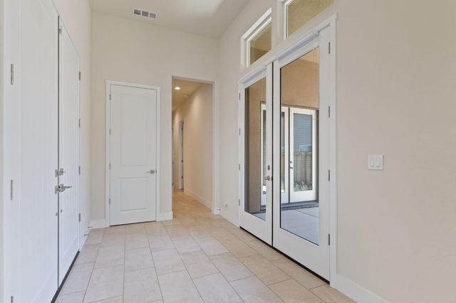 911 Highland Road W, Madera, CA 93636