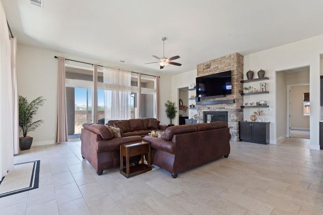 911 Highland Road W, Madera, CA 93636