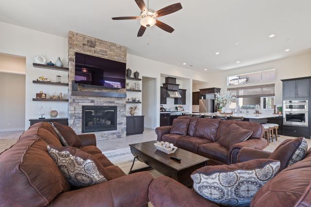 911 Highland Road W, Madera, CA 93636