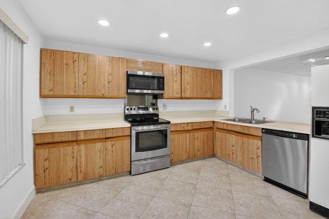 5533 Fairway Park Drive 103, Boynton Beach, FL 33437