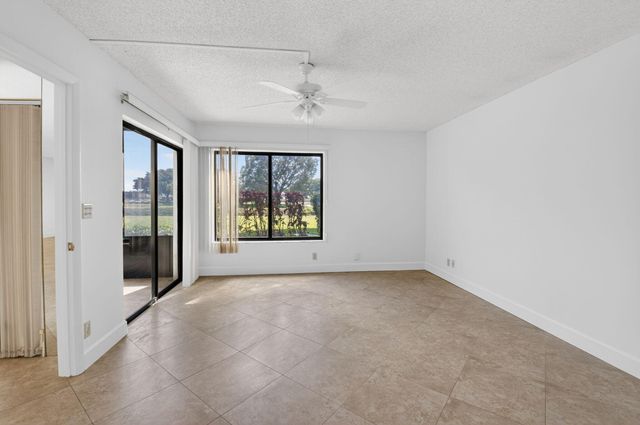 5533 Fairway Park Drive 103, Boynton Beach, FL 33437