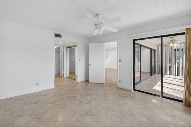 5533 Fairway Park Drive 103, Boynton Beach, FL 33437