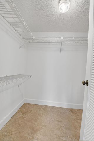 5533 Fairway Park Drive 103, Boynton Beach, FL 33437