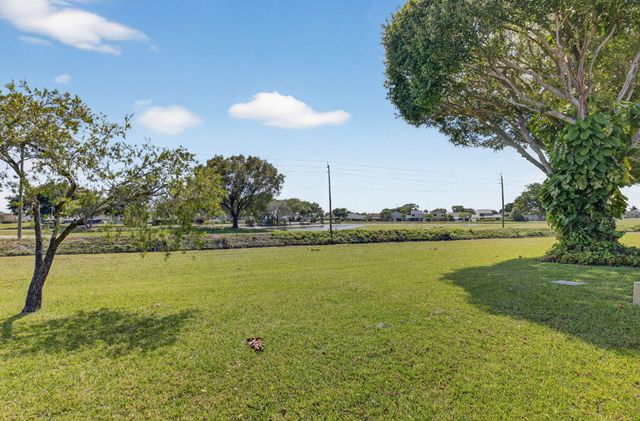 5533 Fairway Park Drive 103, Boynton Beach, FL 33437