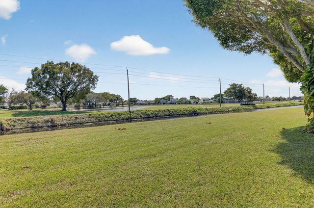5533 Fairway Park Drive 103, Boynton Beach, FL 33437