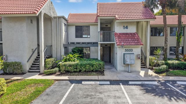5533 Fairway Park Drive 103, Boynton Beach, FL 33437