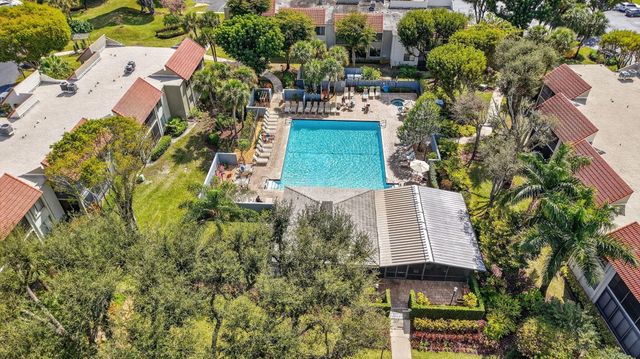 5533 Fairway Park Drive 103, Boynton Beach, FL 33437