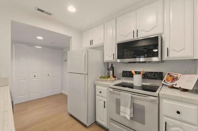 576 W Parr Avenue 3, Los Gatos, CA 95032