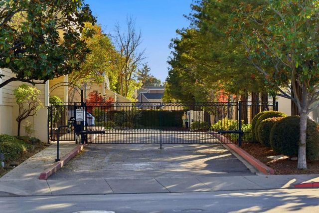 576 W Parr Avenue 3, Los Gatos, CA 95032