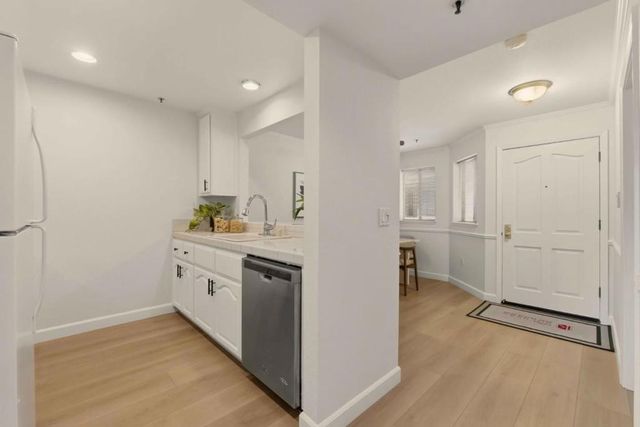 576 W Parr Avenue 3, Los Gatos, CA 95032