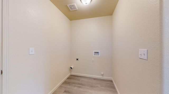 5630 Landon Ln, Riverbank, CA 95367