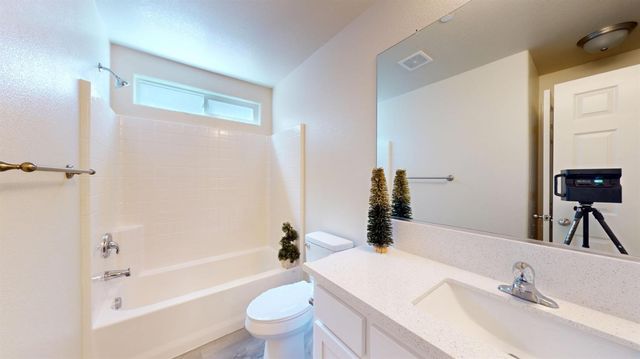 5630 Landon Ln, Riverbank, CA 95367