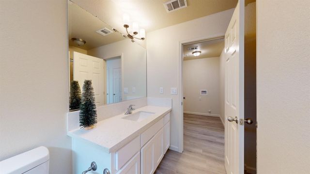 5630 Landon Ln, Riverbank, CA 95367