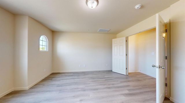 5630 Landon Ln, Riverbank, CA 95367