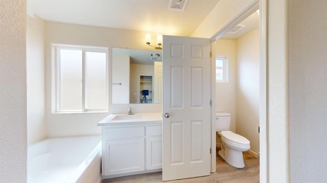 5630 Landon Ln, Riverbank, CA 95367