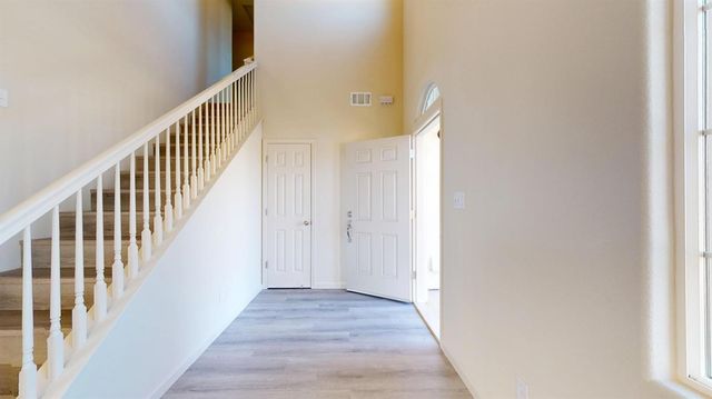 5630 Landon Ln, Riverbank, CA 95367