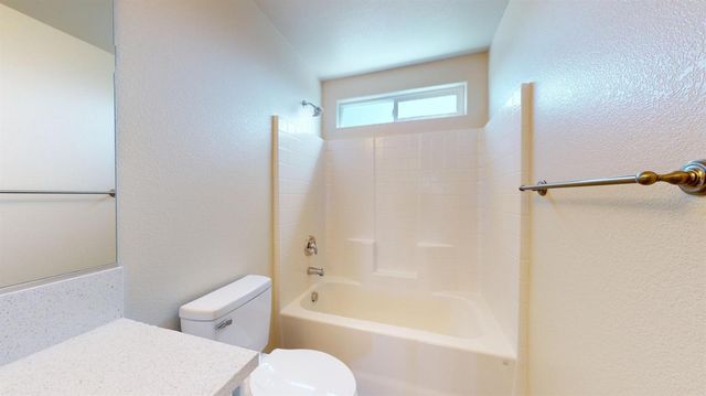 5630 Landon Ln, Riverbank, CA 95367