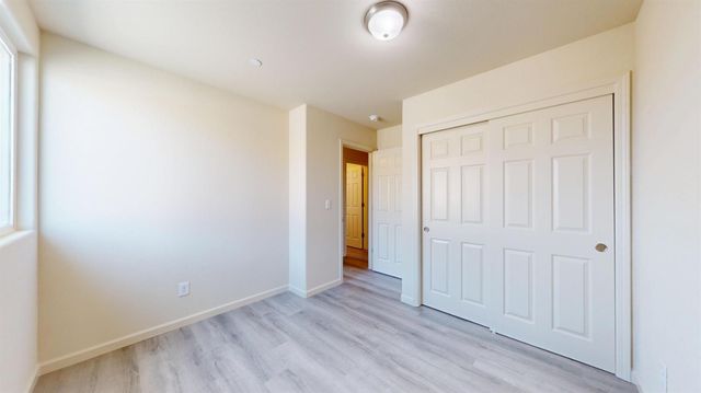 5630 Landon Ln, Riverbank, CA 95367